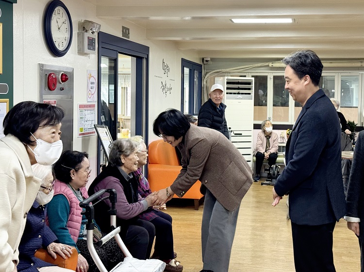 10aa93a2bc4c89909e299a414a9e3265_1771479584_8814.jpg 10aa93a2bc4c89909e299a414a9e3265_1771479584_8814.jpg